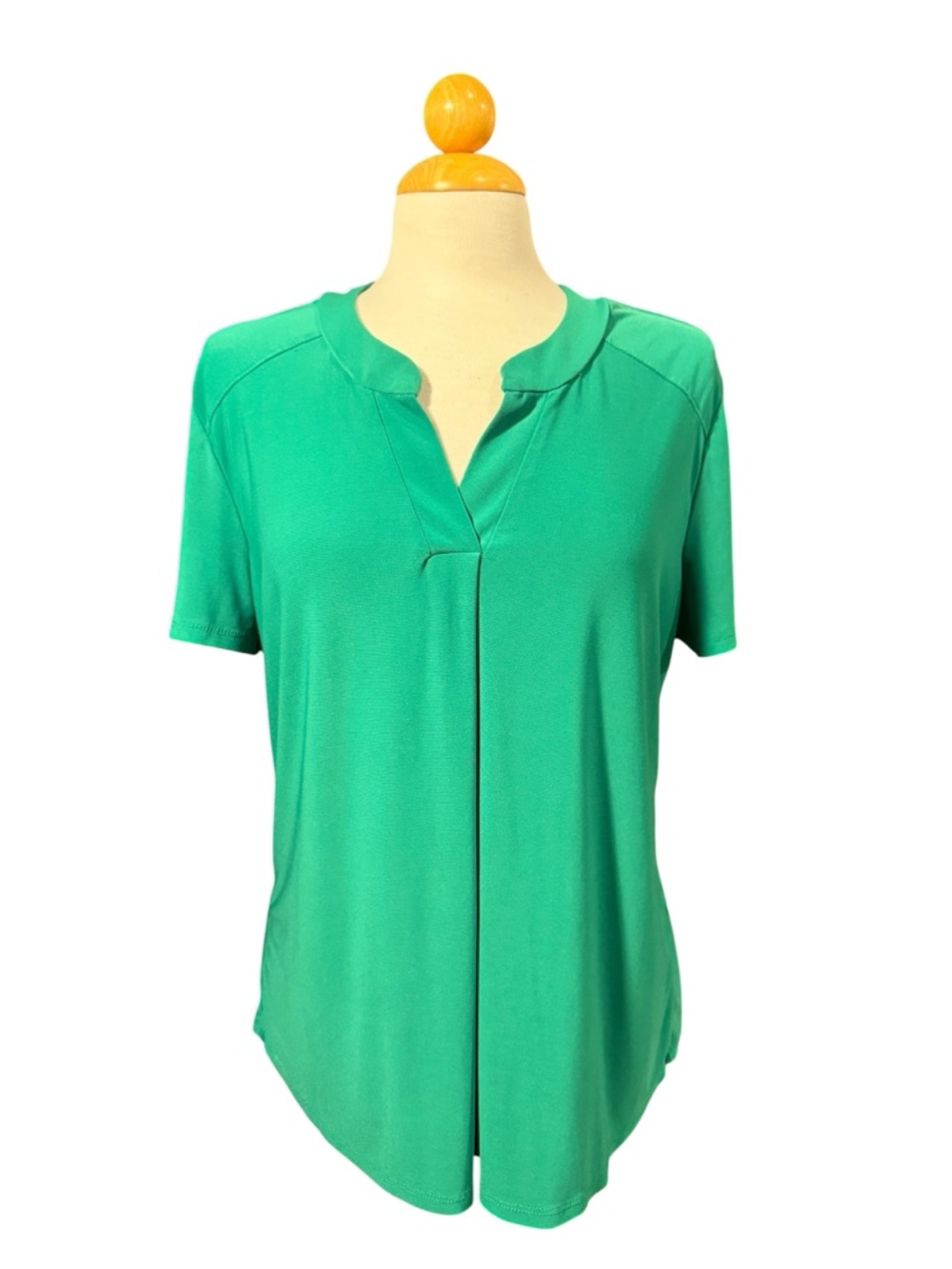 Women’s Green Short-Sleeve V-Neck Blouse with Front Pleat